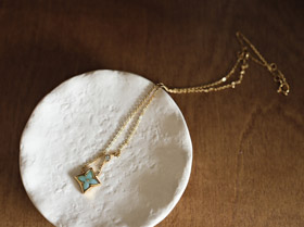 Louis Vuitton LV Amazonite Single Flower Necklace-0095  
