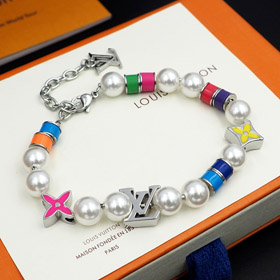 Louis Vuitton LV uses an adjustable chain to string resin beads and colorful beaded bracelets-0451  